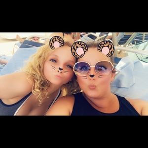 Meet your Posher, Joni